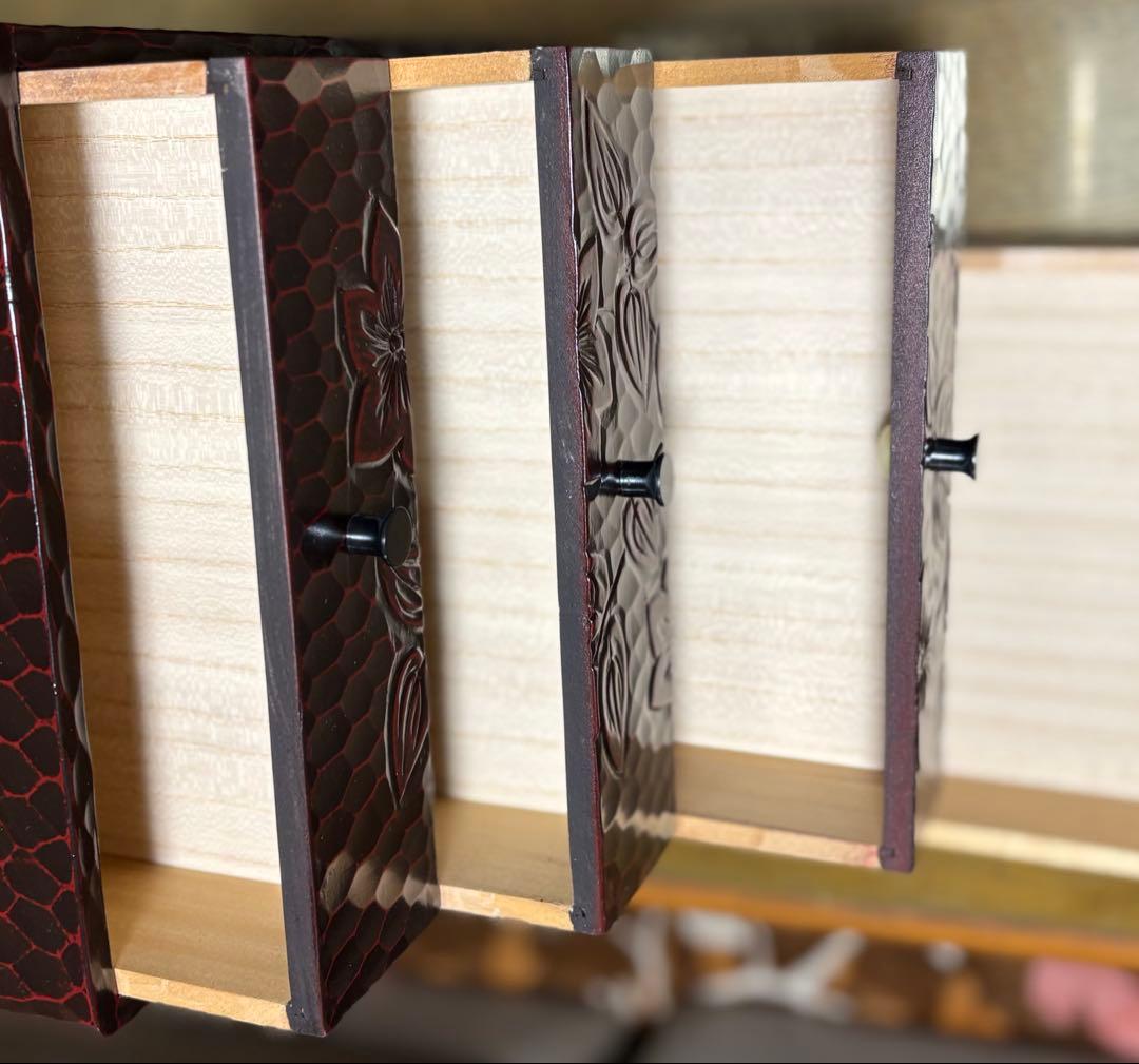 鎌倉彫4段引き出し小箪笥