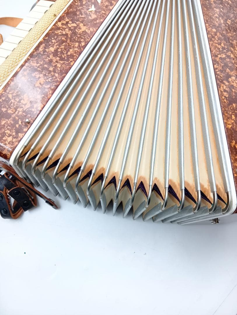 レトロ ヤマハ アコーディオン 30鍵盤 ハードケース付き