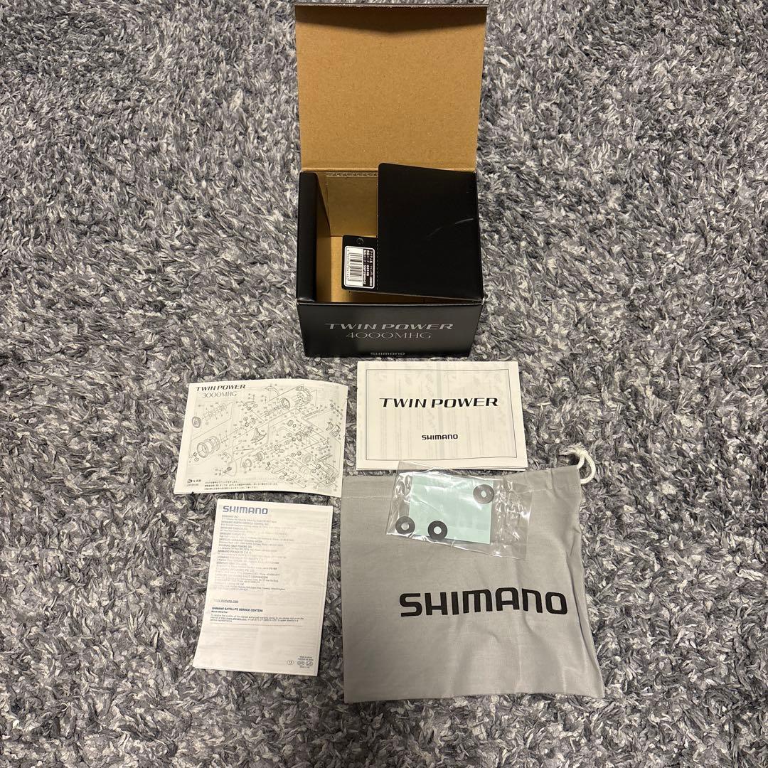 ビッキー　20TWIN POWER 4000MHG スピニングリール