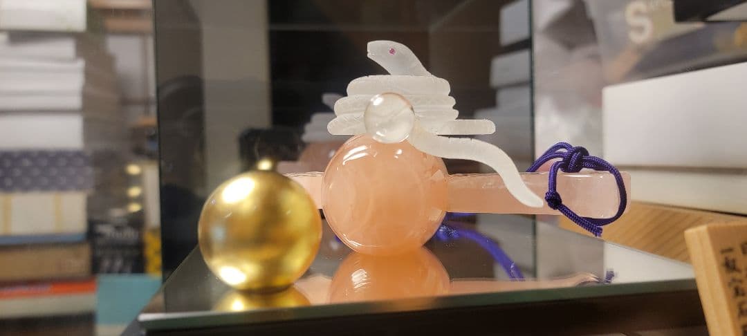 即購入OK　クリスタル製ピンク蛇の置物