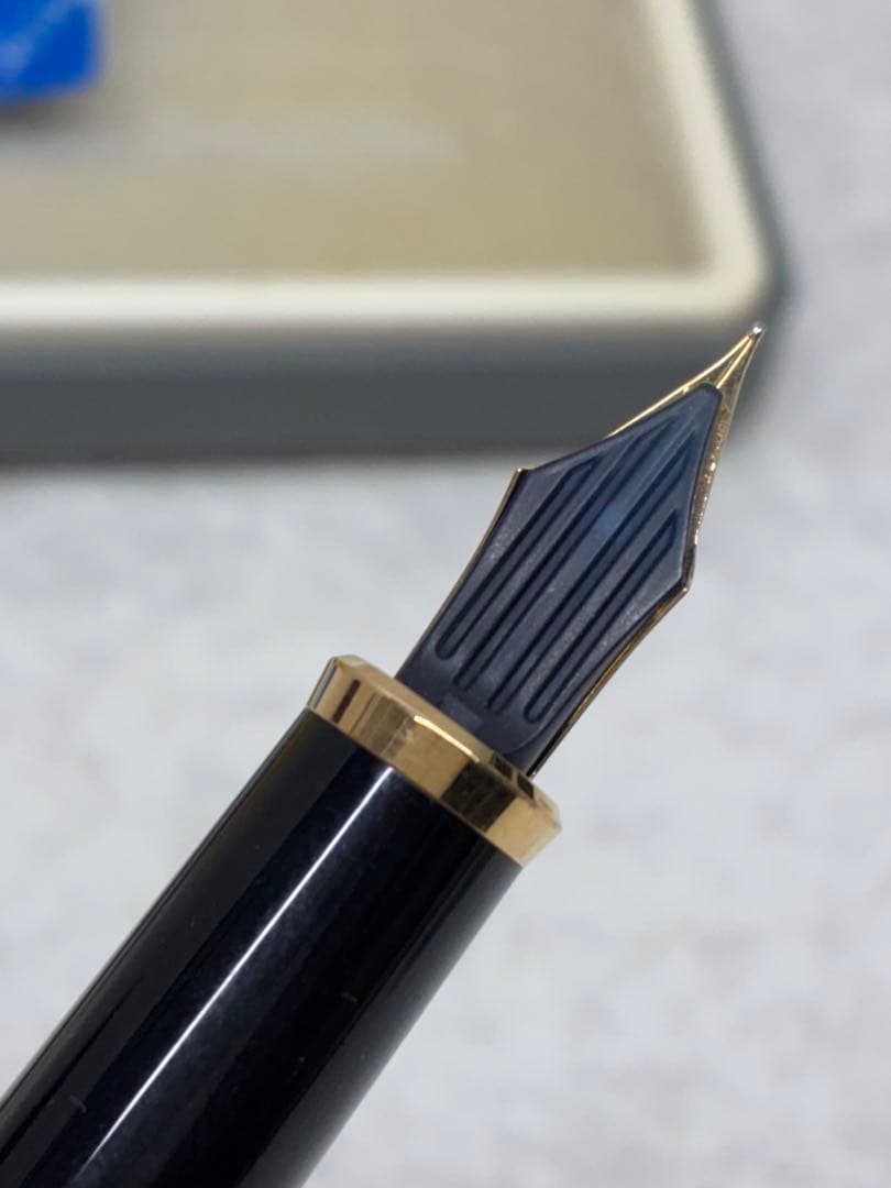 新品 PILOT パイロット カスタム 万年筆 <F> ペン先 14K 585