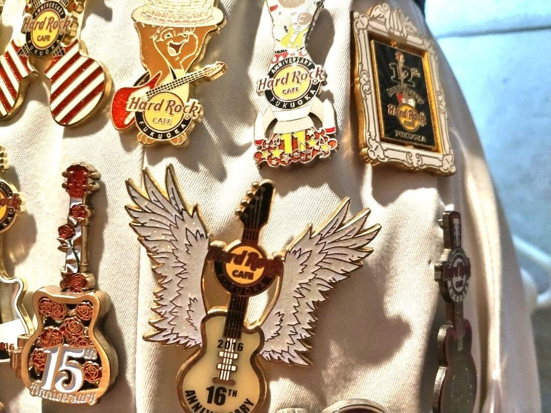 ハードロックカフェ　福岡　アニバーサリーピン　全４６個セット　OSピン他オマケ付
