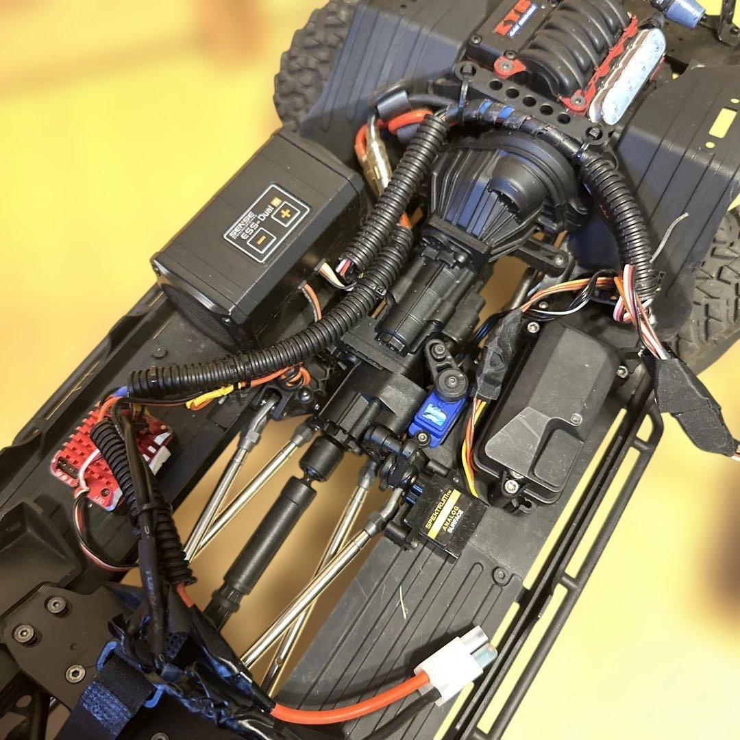 Axial SCX10III Jeep Gradiator クローラーラジコン