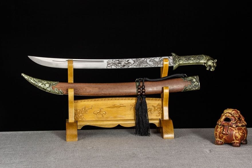 龍虎蒙古刀  古兵器   武具　刀装具　日本刀　模造刀   居合刀