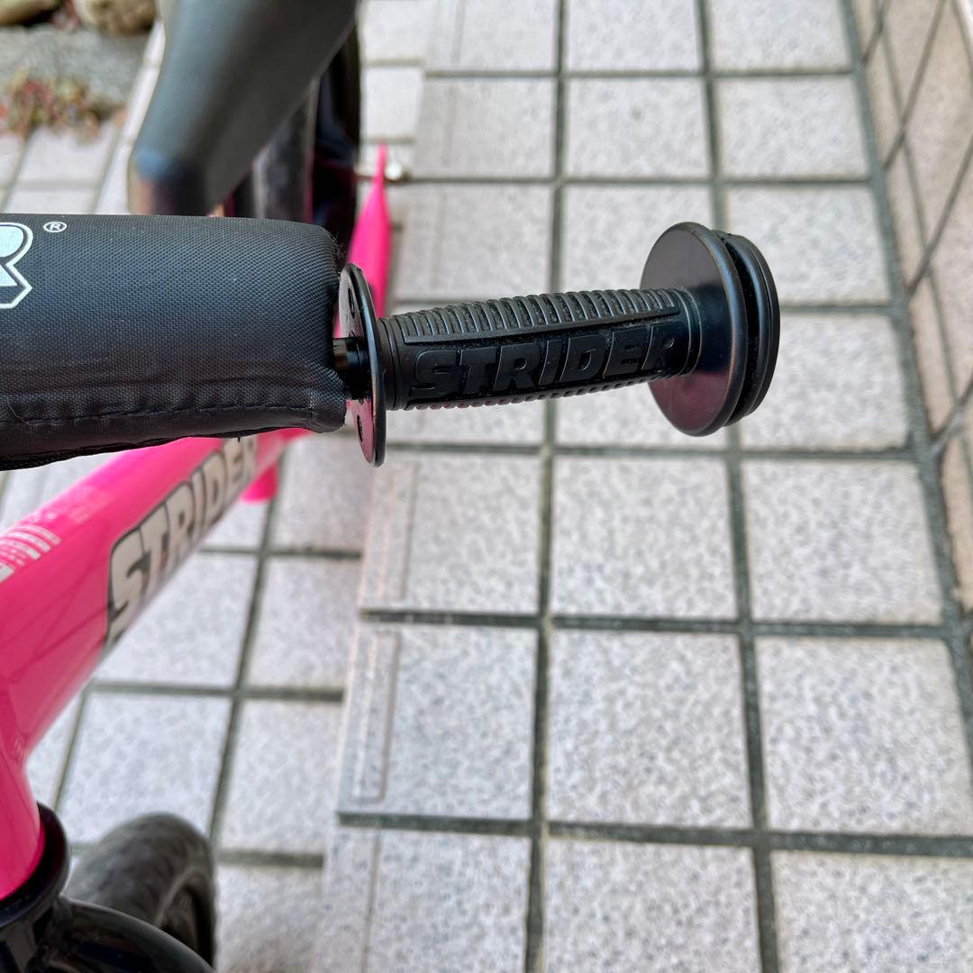 【美品】 STRIDER ストライダースポーツ12インチ ピンク プロテクター付