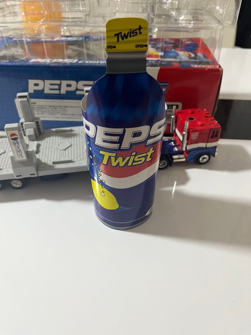 希少　タカラ　トランスフォーマ　ペプシコンボイ