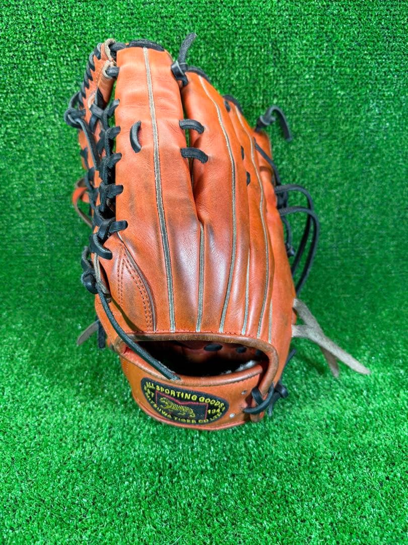 ミツワタイガー　硬式　外野手　左投げ