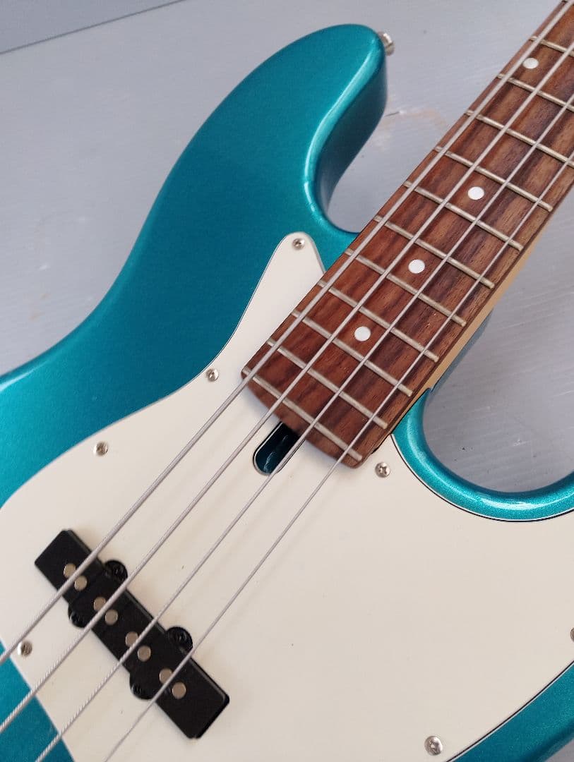 Bacchus（バッカス）のジャズベースタイプのエレキベース(あ84)