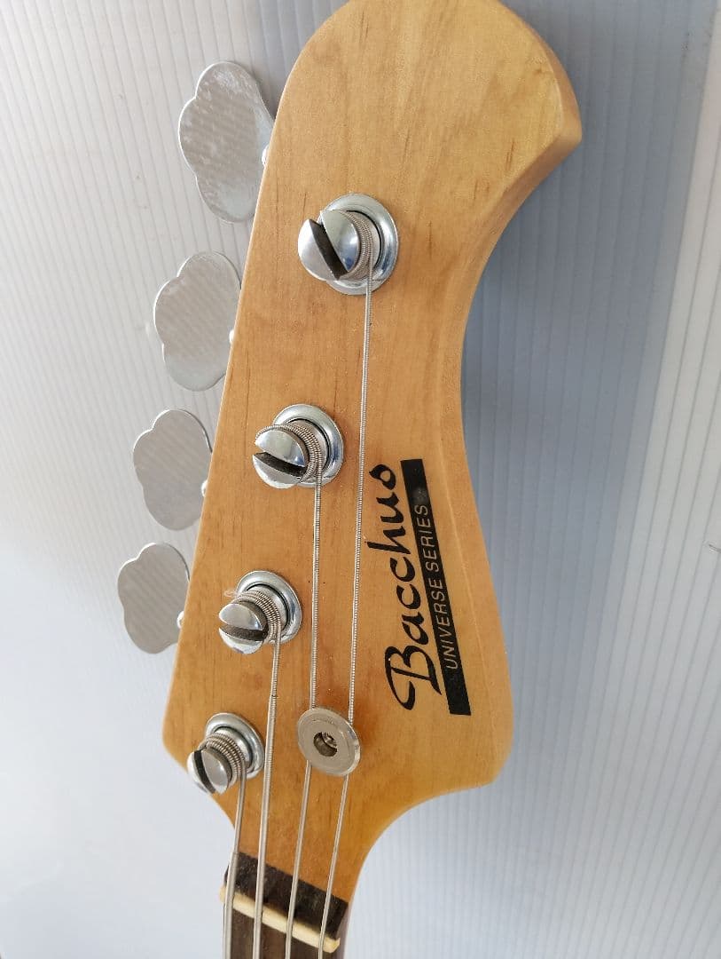 Bacchus（バッカス）のジャズベースタイプのエレキベース(あ84)