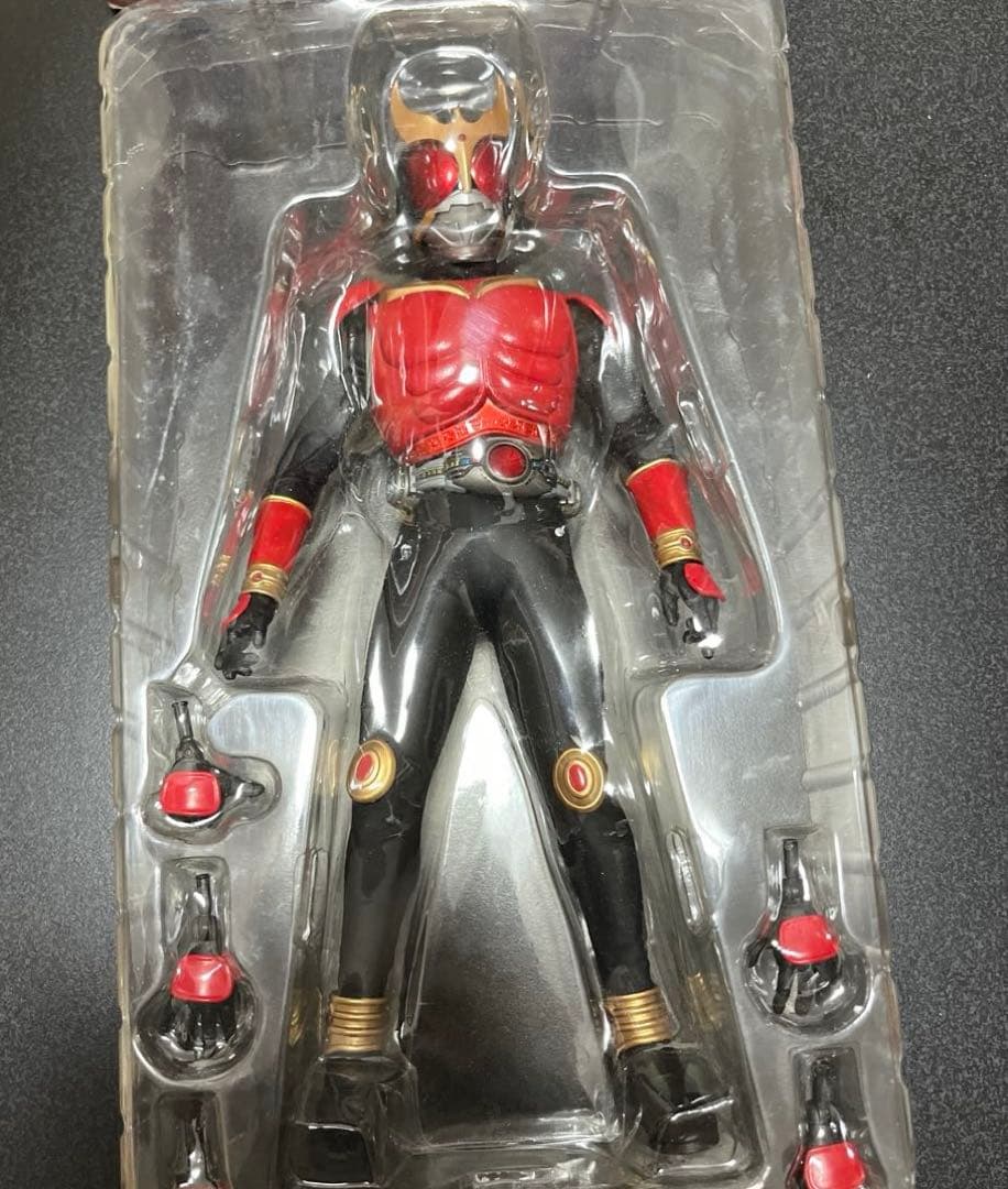 RAH DX 仮面ライダークウガ マイティフォーム (25周年)
