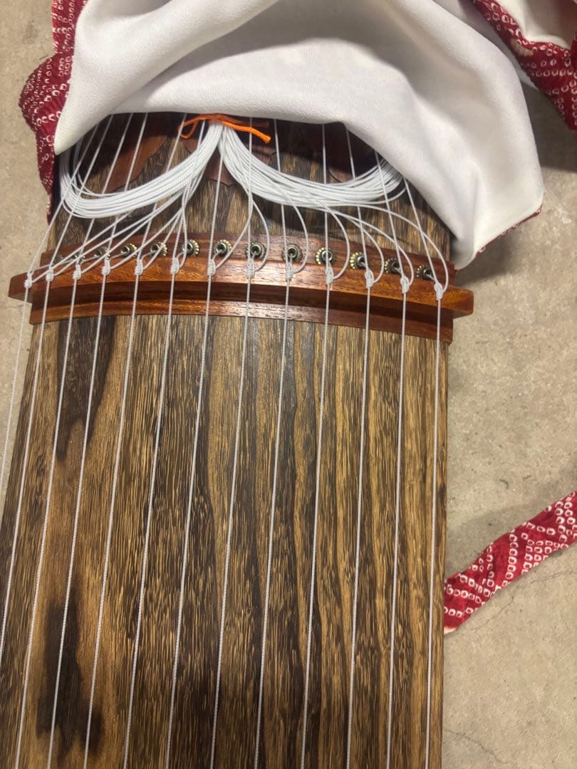 値下げ可能　直接引き取り希望　木製琴 13弦 花柄装飾 カバー付き
