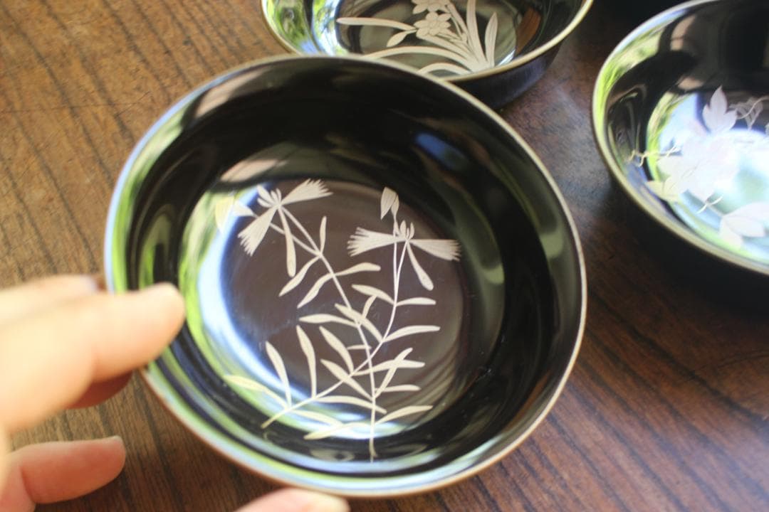 小傷有！時代金縁黒漆に優美な草花蒔絵の映える小皿7点（検輪島塗蒔絵皿菓子皿