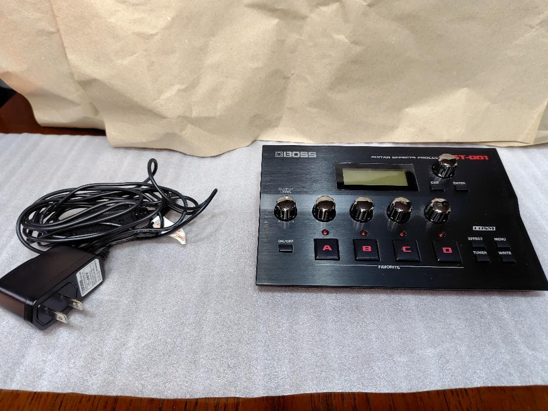 BOSS GT-001 ギターマルチエフェクター