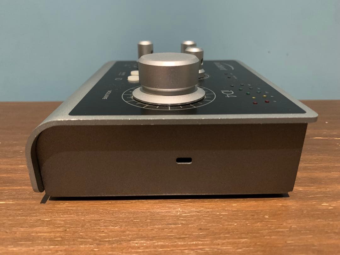 Audient iD4 オーディオインターフェイス