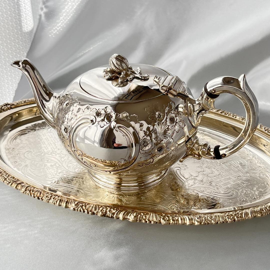 【英国】 ビクトリアンのティーポット【シルバープレート】