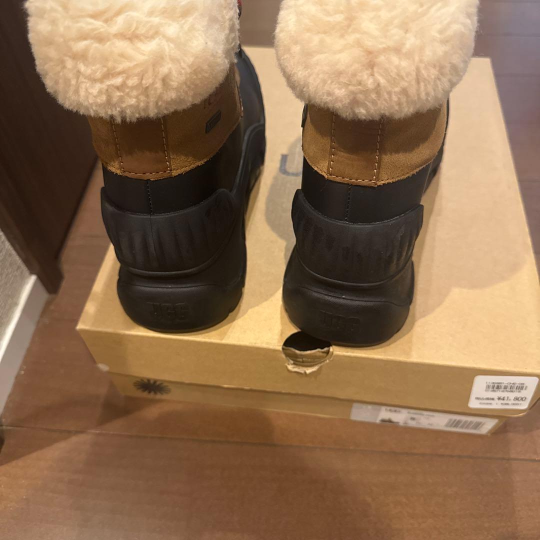 UGG ボアブーツ 23cm ほぼ未使用 やさしい雰囲気