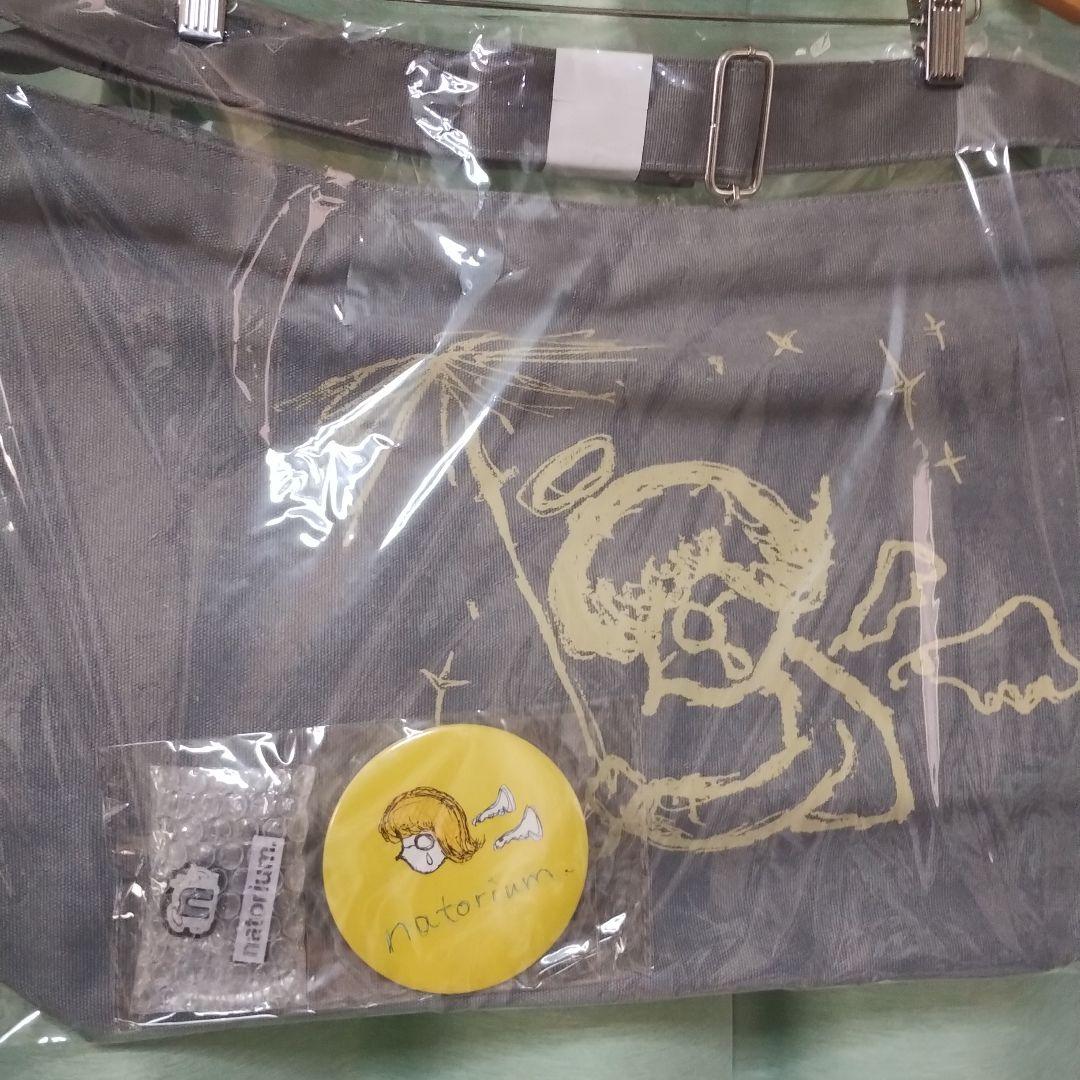 【NEW】なとり ショルダーバック 缶バッチ ピンバッチ