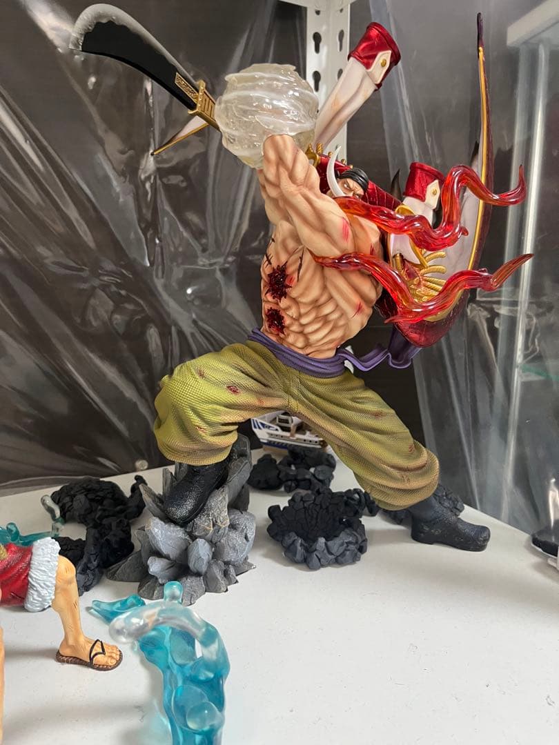 白ひげ　フィギュア　ワンピース