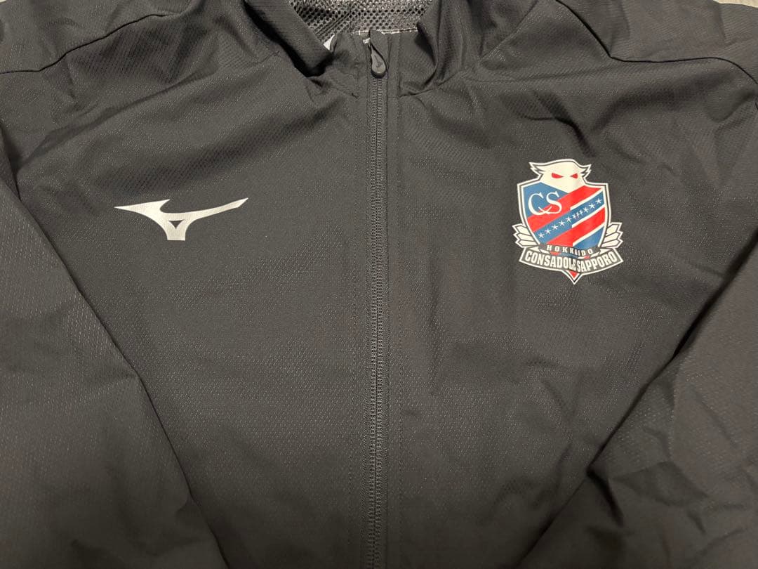 北海道コンサドーレ札幌 支給品 ミズノ ウィンドブレーカー　L 黒/白
