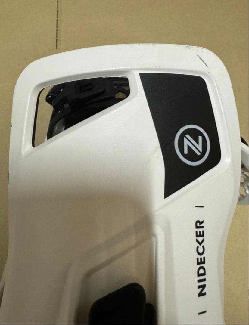 23-24 ナイデッカー　スーパーマチック　ホワイト　L