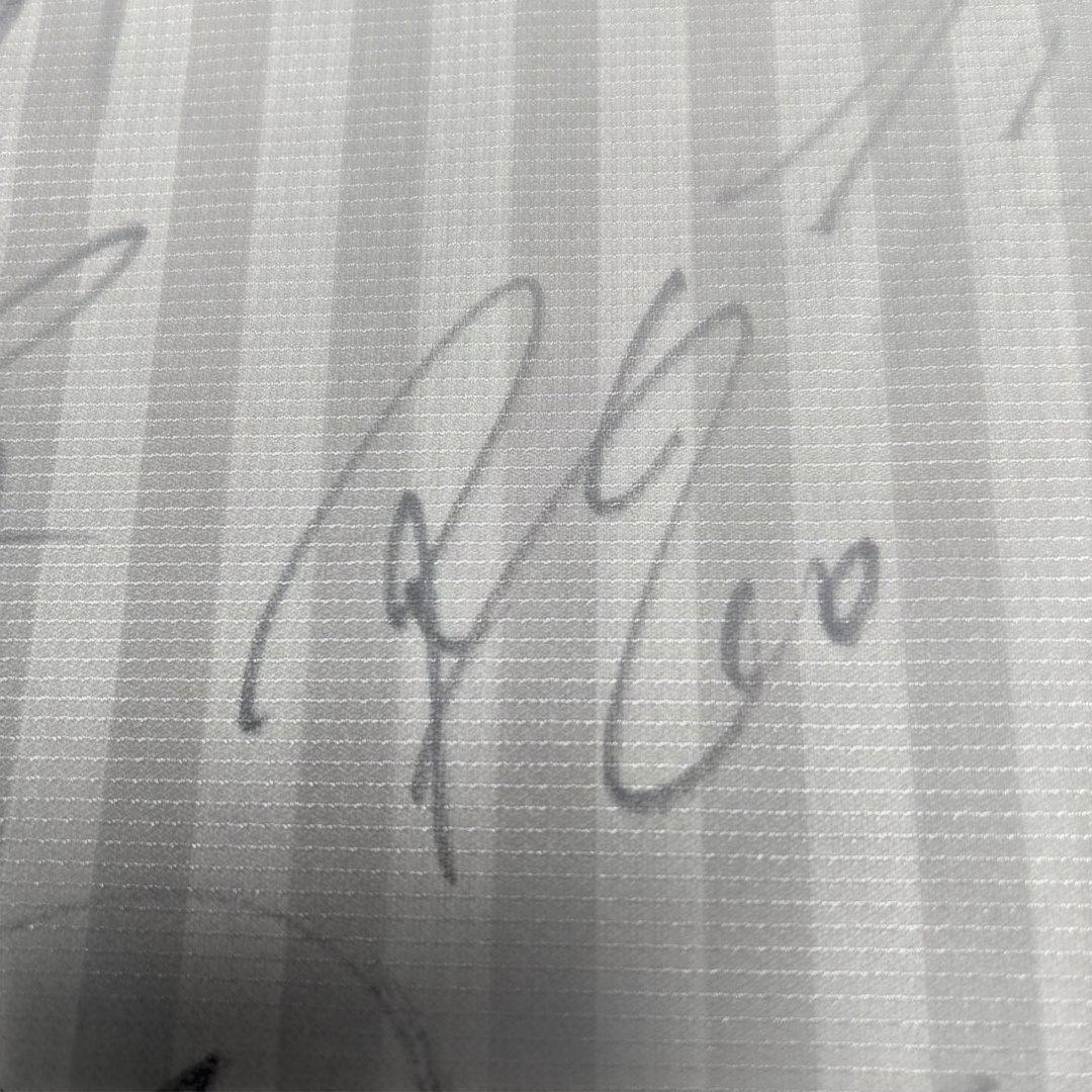 33人のサイン入り！川崎フロンターレ2018年のアウェイユニフォーム