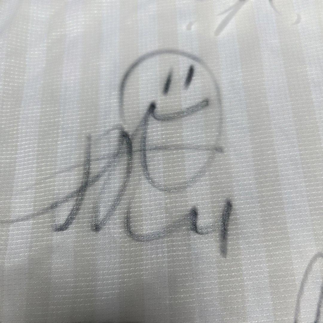 33人のサイン入り！川崎フロンターレ2018年のアウェイユニフォーム