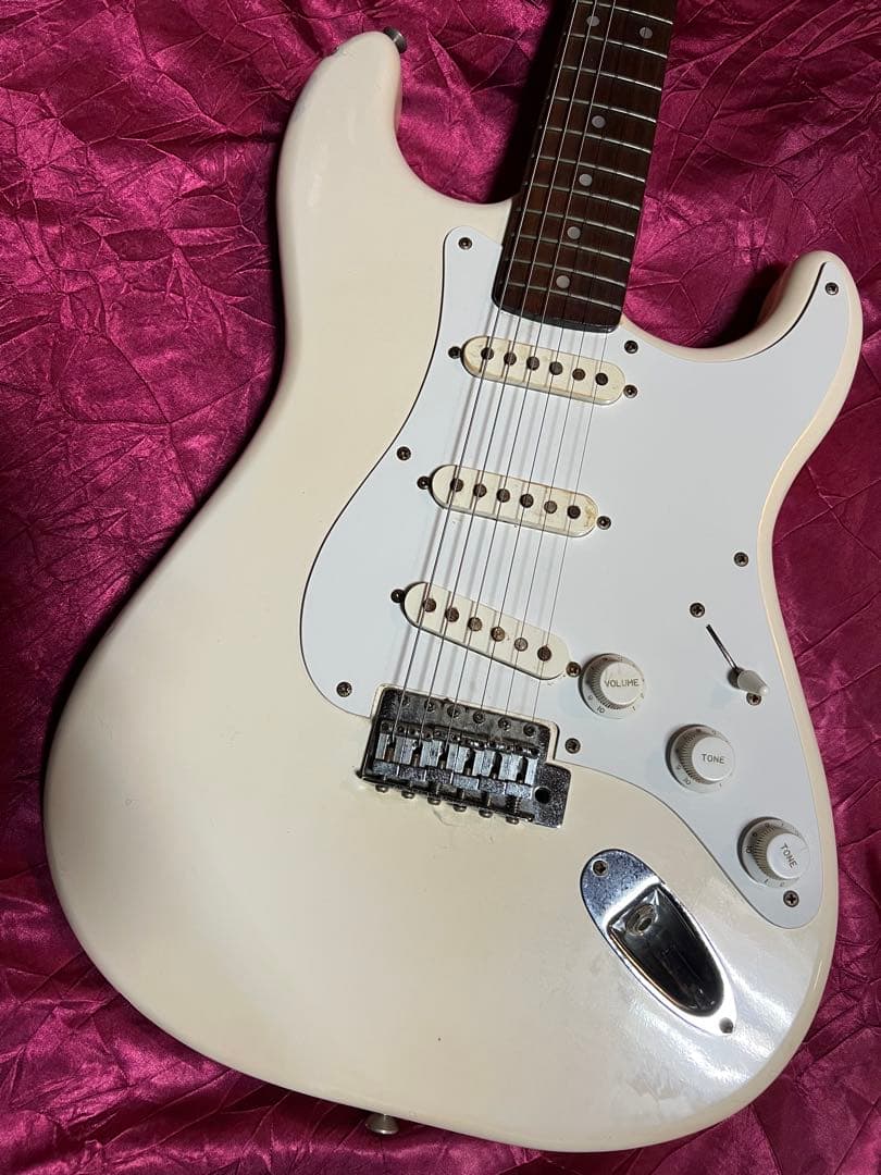 Fresher Straighter Stratocaster エレキギター