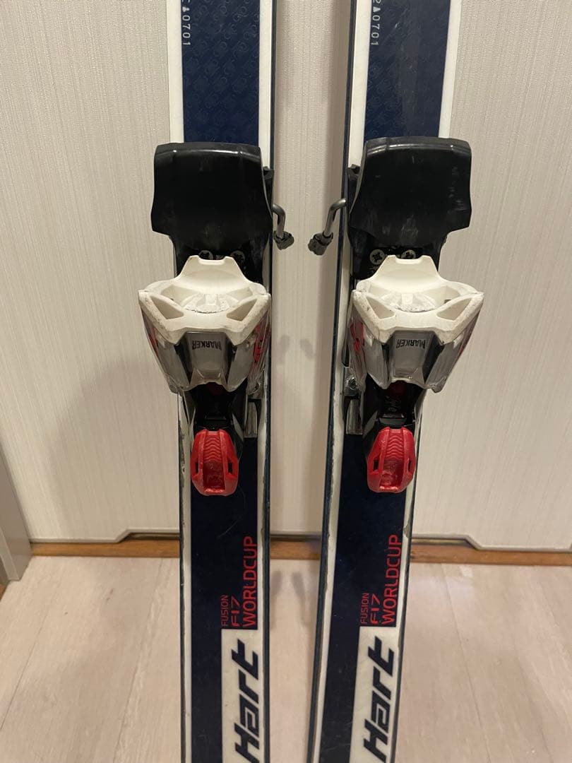 Hart スキー ホワイト/ネイビー/レッド