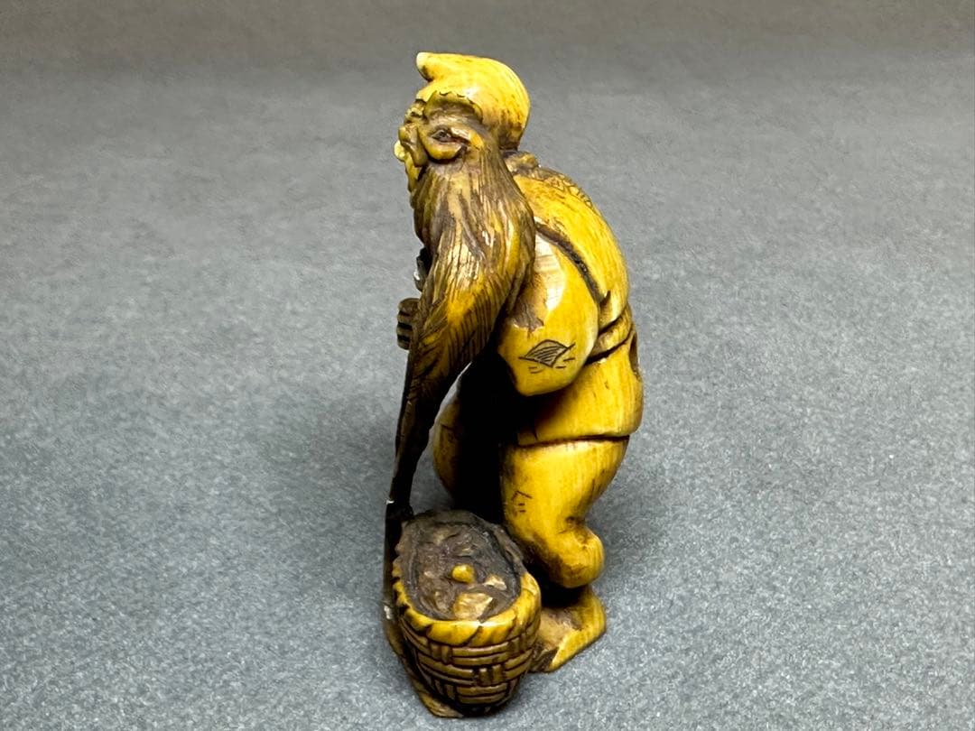 根付　オナガドリ　古美術品　 置物　細密細工　骨董　アンティーク　彫刻 工芸品