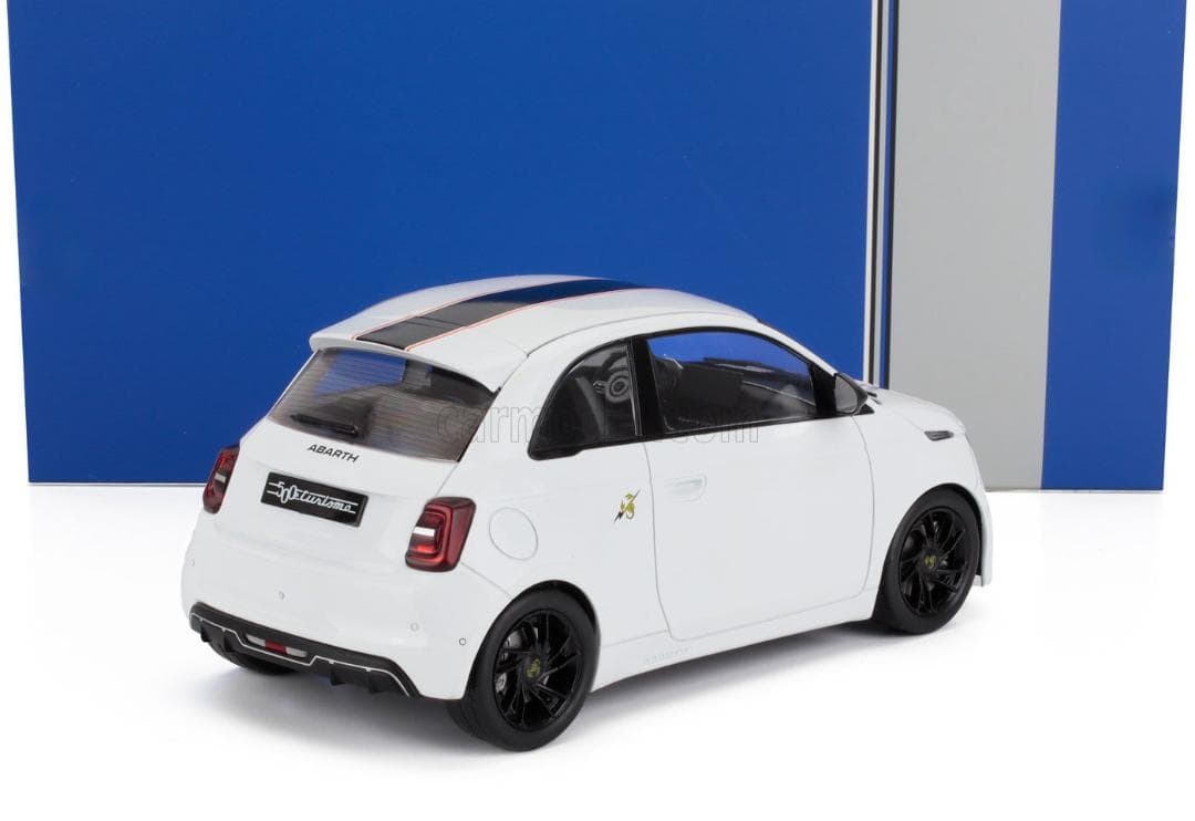 MCG /イクソ 1/18 アバルト 500e 2024 (ホワイト)