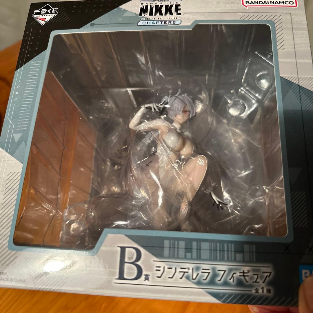 B賞&H賞NIKKE 一番くじシンデレラ フィギュア &アクリルミラーチャーム