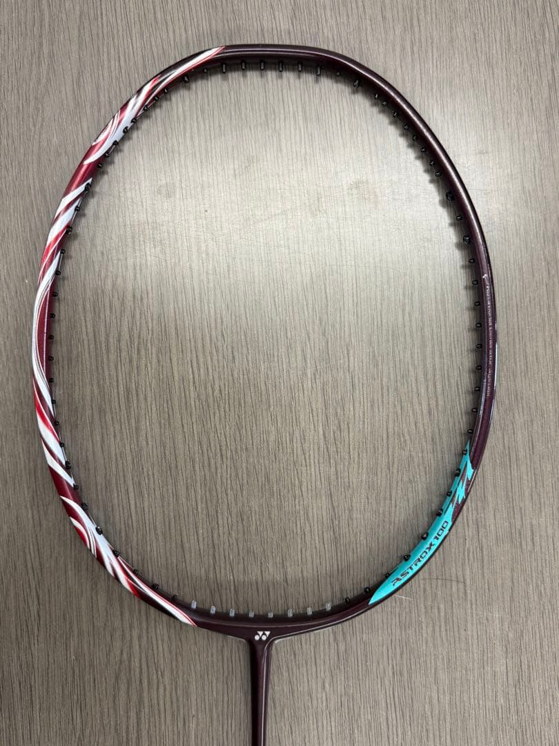 YONEX　アストロクス100ZZ　クレナイ