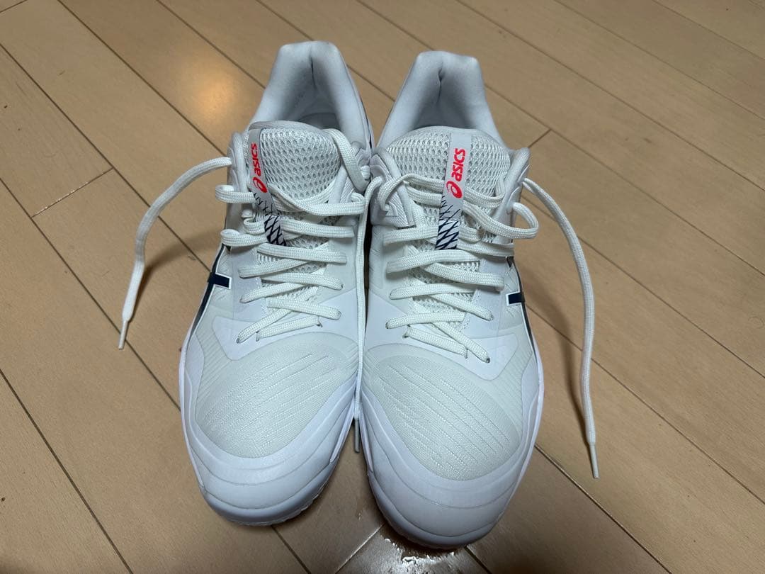 asics バレーボールシューズ ホワイト/ネイビー/レッド スカイエリート