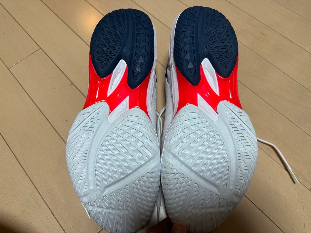 asics バレーボールシューズ ホワイト/ネイビー/レッド スカイエリート