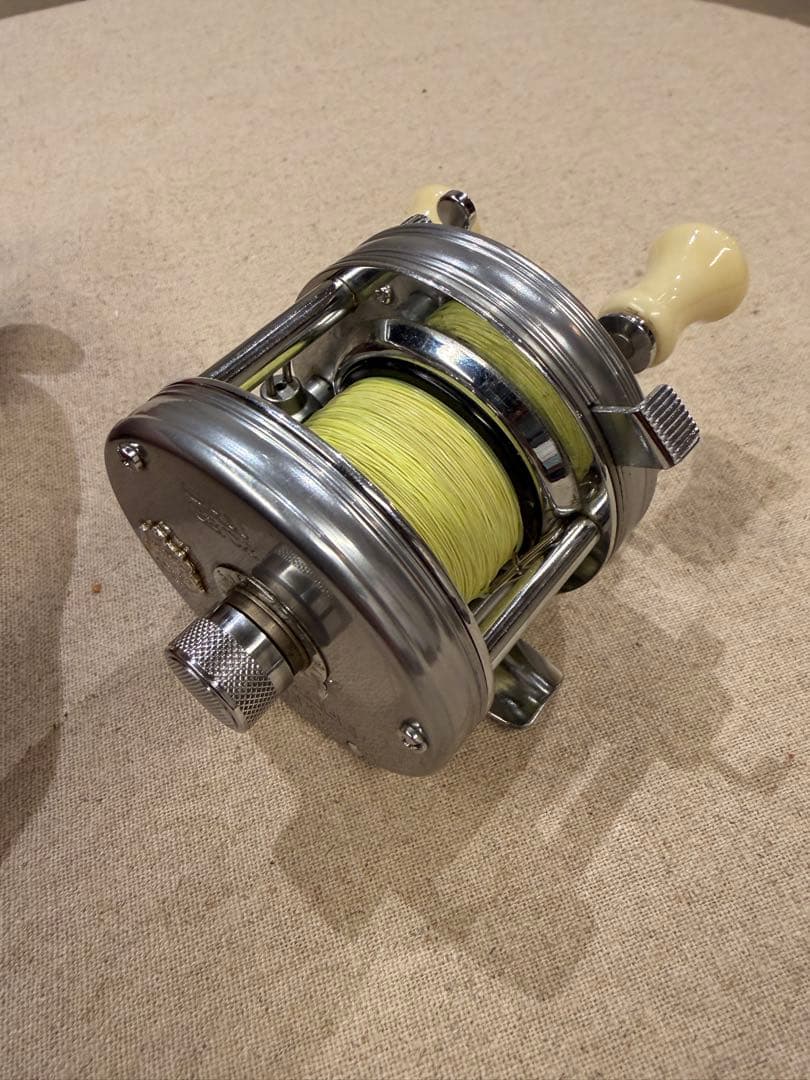 アブ アンバサダー 4500CS Abu Garcia リール シルバー 美品