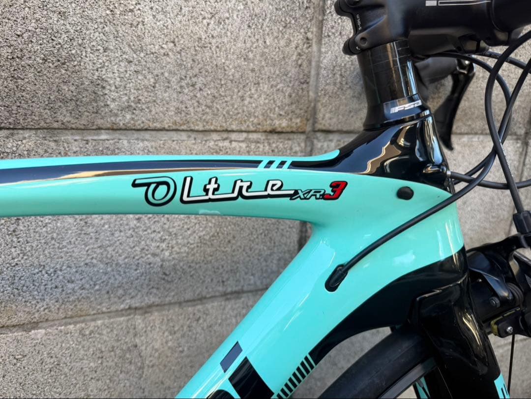 Bianchi OLTRE XR3 ビアンキ ロードバイク　カーボンフレーム
