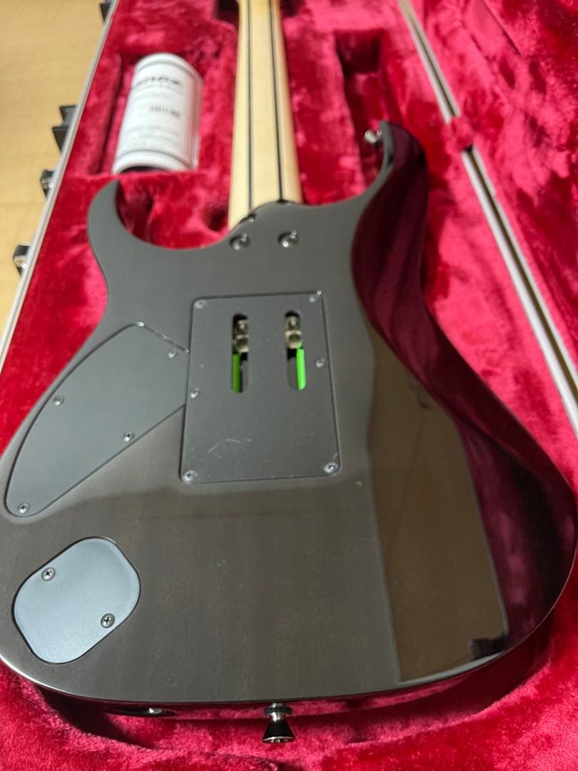 Ibanez RG8527 7弦