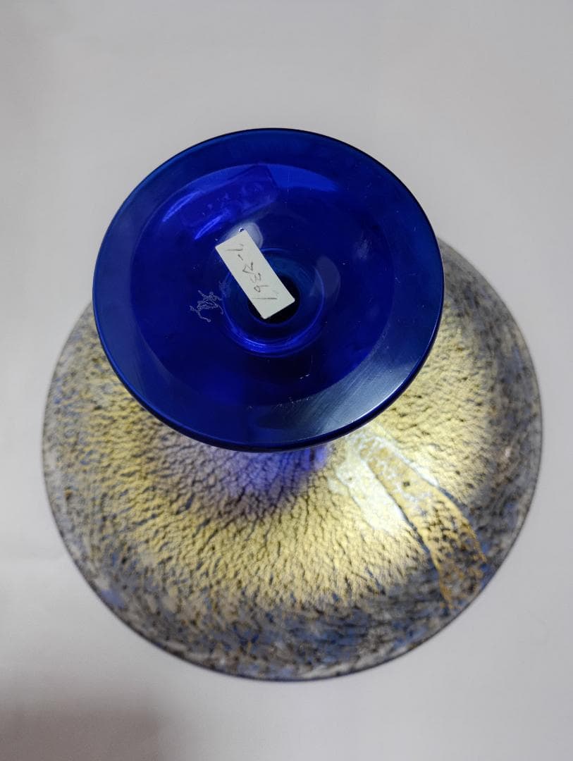 青と金の高脚ガラス皿