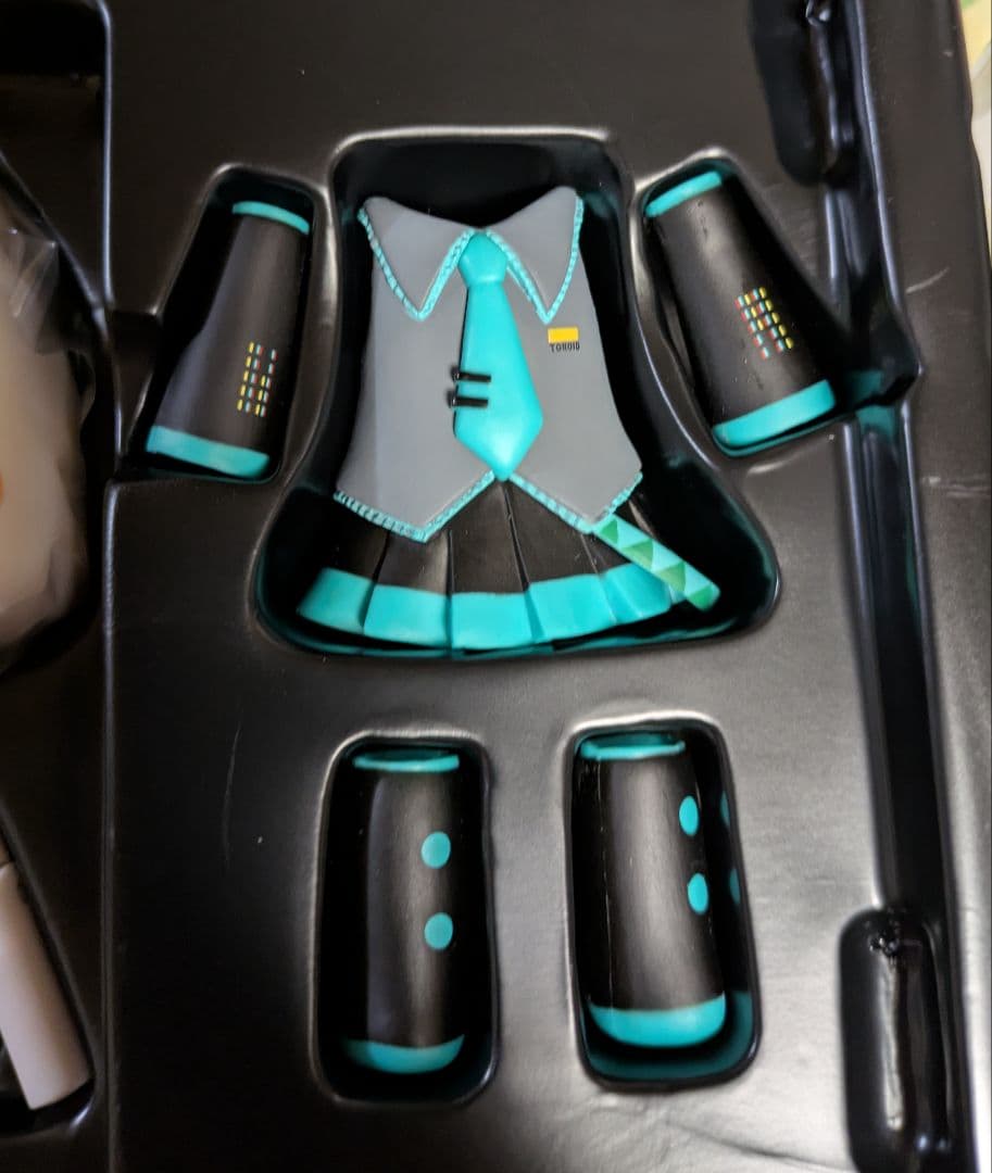 リボルテック どこでもいっしょ 初音ミクver. トロ クロ