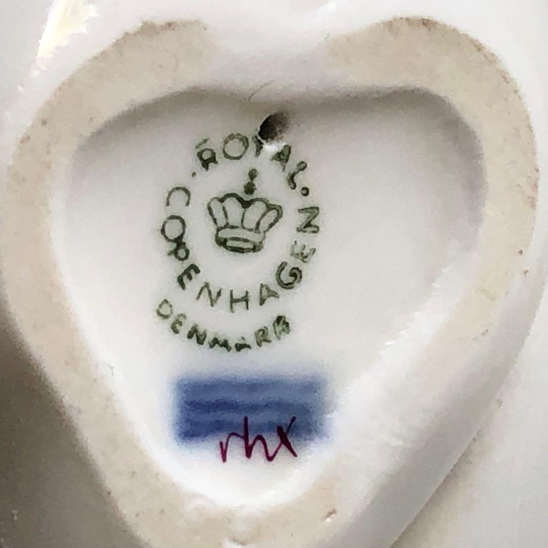 ロイヤルコペンハーゲン　バーガンディ　鳥のフィギュリン