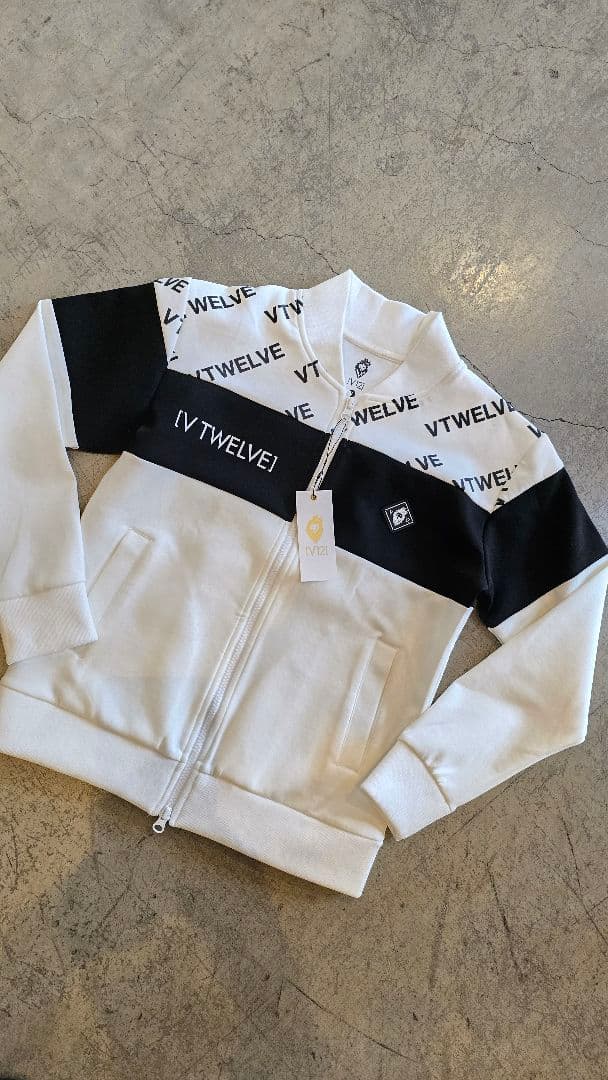 V12 トラックジャケット　パーカー新品