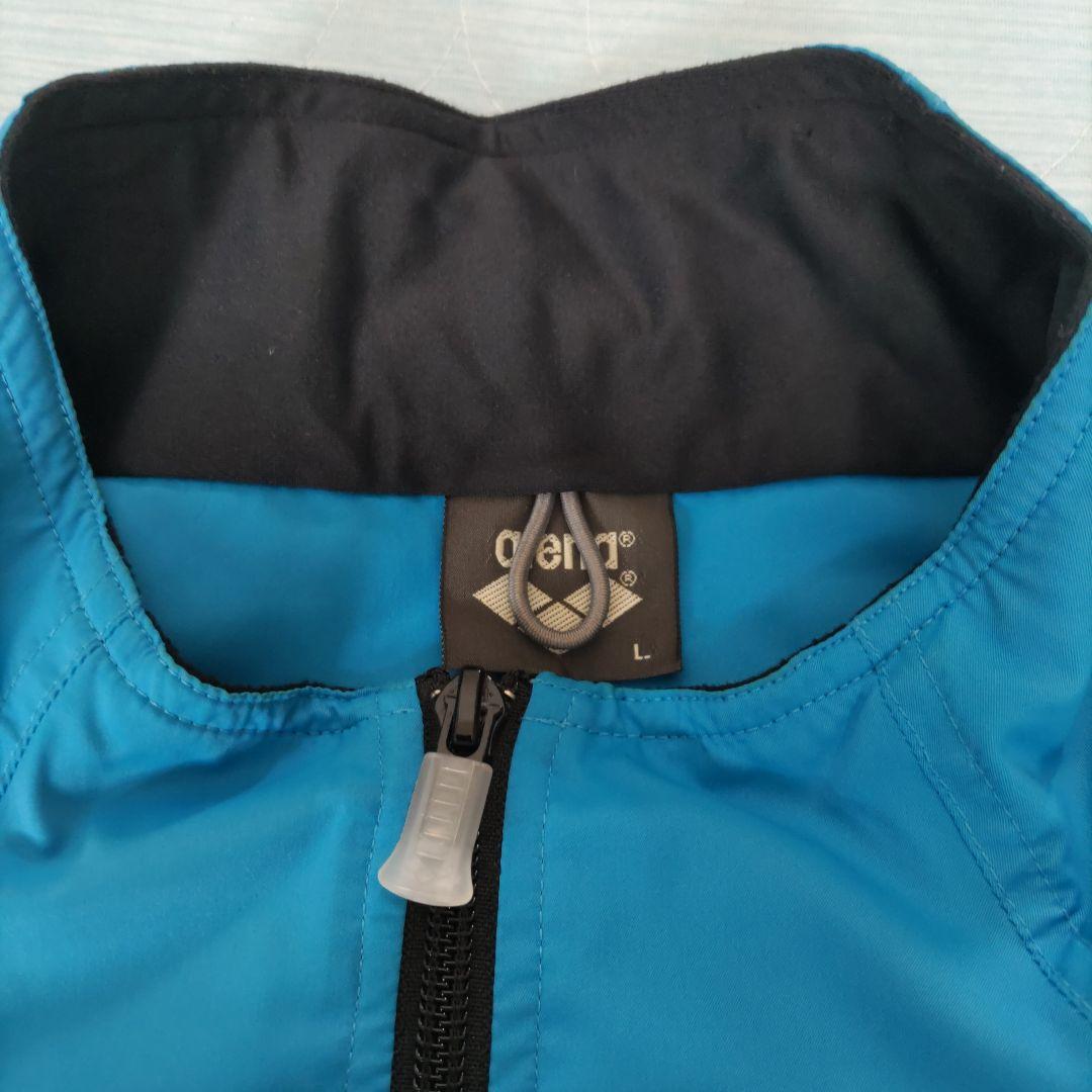 未使用！アリーナ　ストレッチ素材の爽やかブルートレーニングウェア上下セット