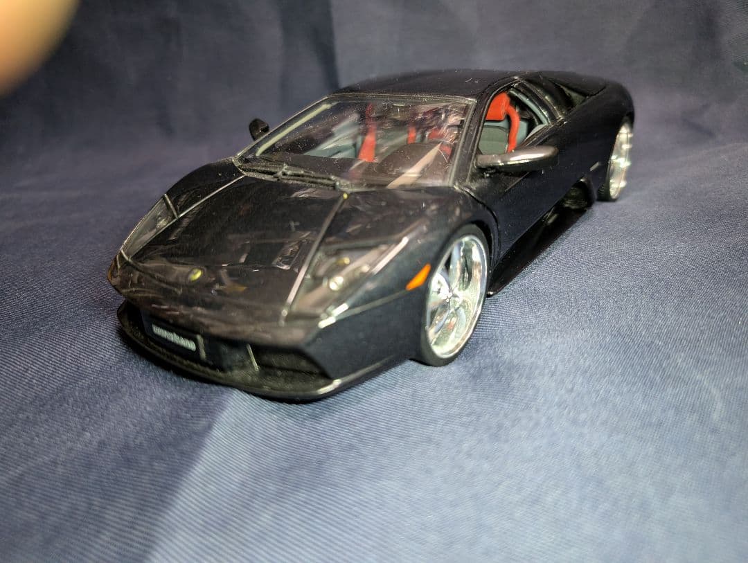 オートアート1/18ランボルギーニムルシエラゴ改(クロームホイール、レッドシート