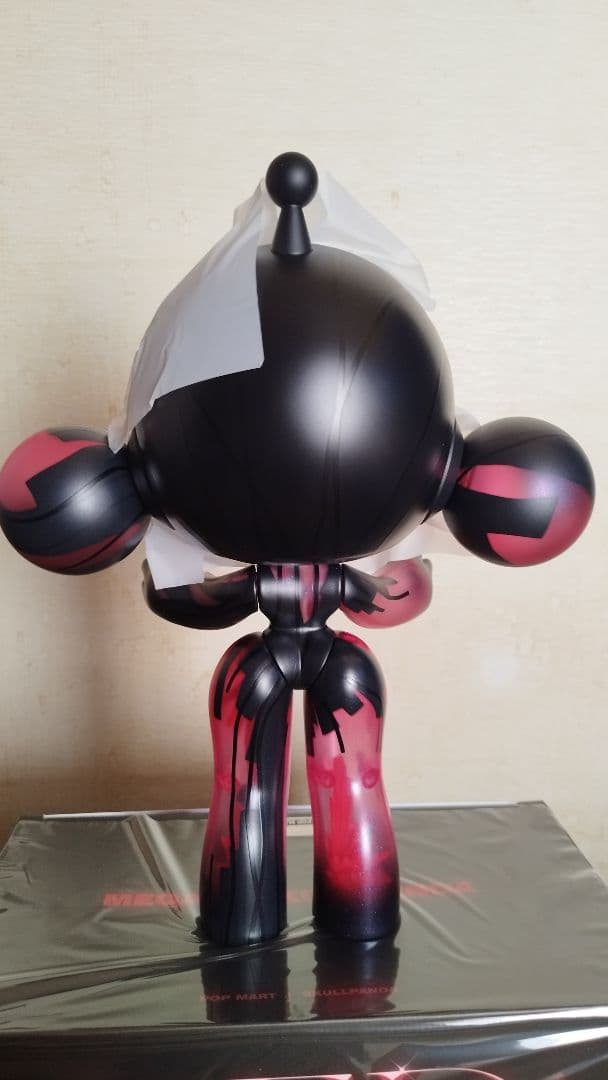 MEGA α SKULLPANDA 400% Red Crystal