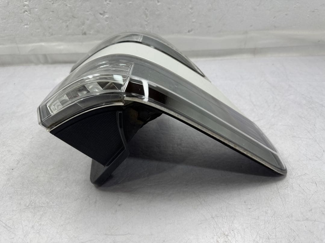 ヴェルファイア DBA-ANH20W 左テールランプ 2.4Z 758-29