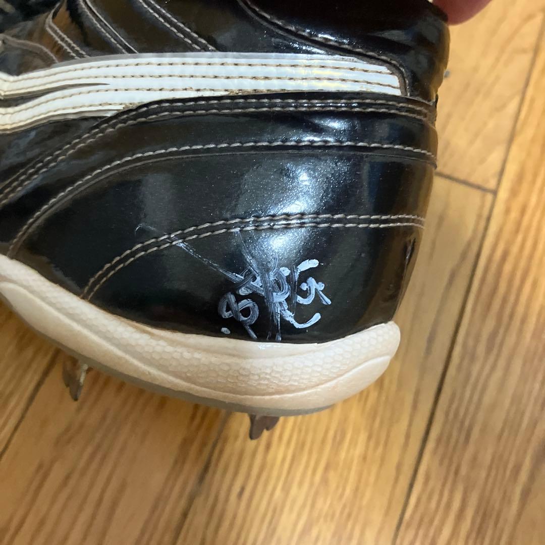 【値下げ】今江敏晃#8 実使用サイン入りスパイク