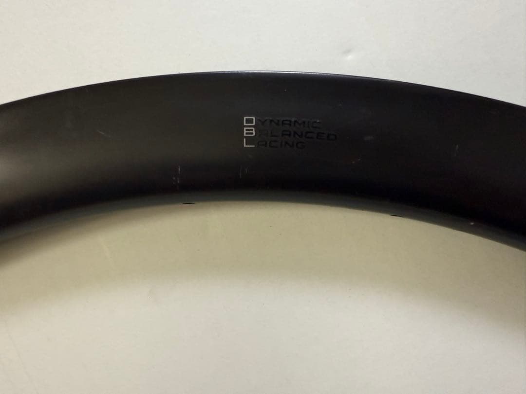 Giant SLR1 HOOKLESS カーボンリム　700c 内幅19mm