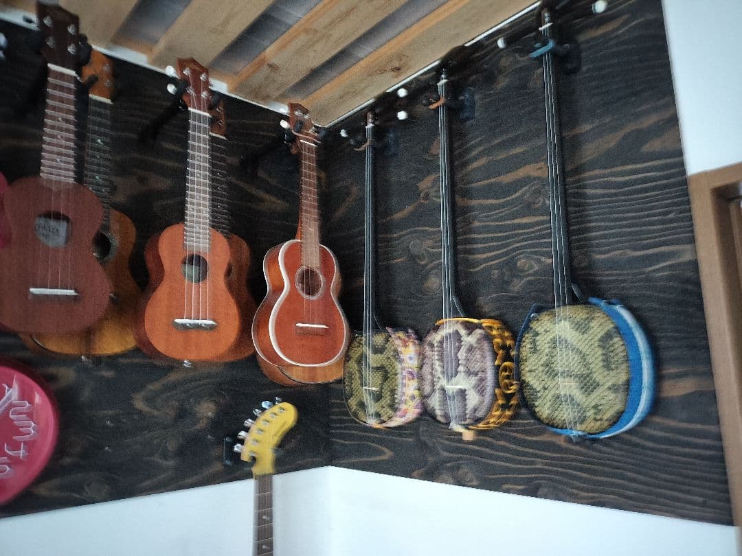 ハンドメイド　木製スタンド　三線　ウクレレ 兼用タイプ　 ナチュラルカラー4本用