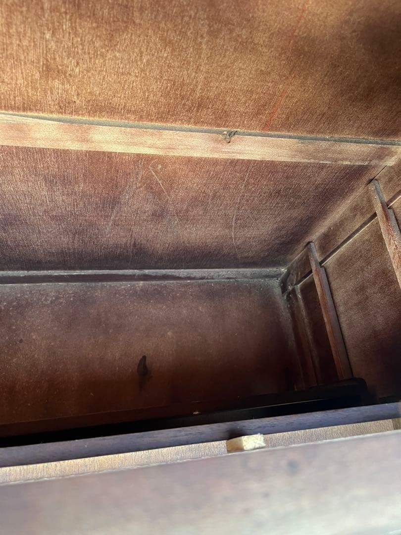 骨董 アンティーク 彫刻が美しい　四段引き出し箪笥 軽井沢彫？