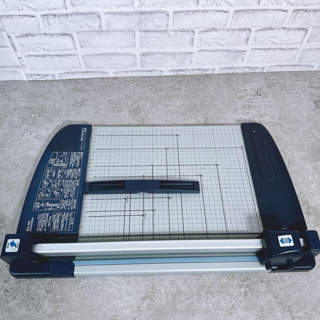 ほぼ未使用 コクヨ ペーパーカッター DN-T62 ロータリー式 40枚 チタン